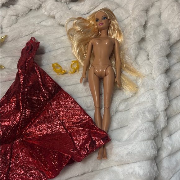 2009 Mattel Barbie & 2017 Holiday Barbie Outfit & Accessories - Picture 3 of 4